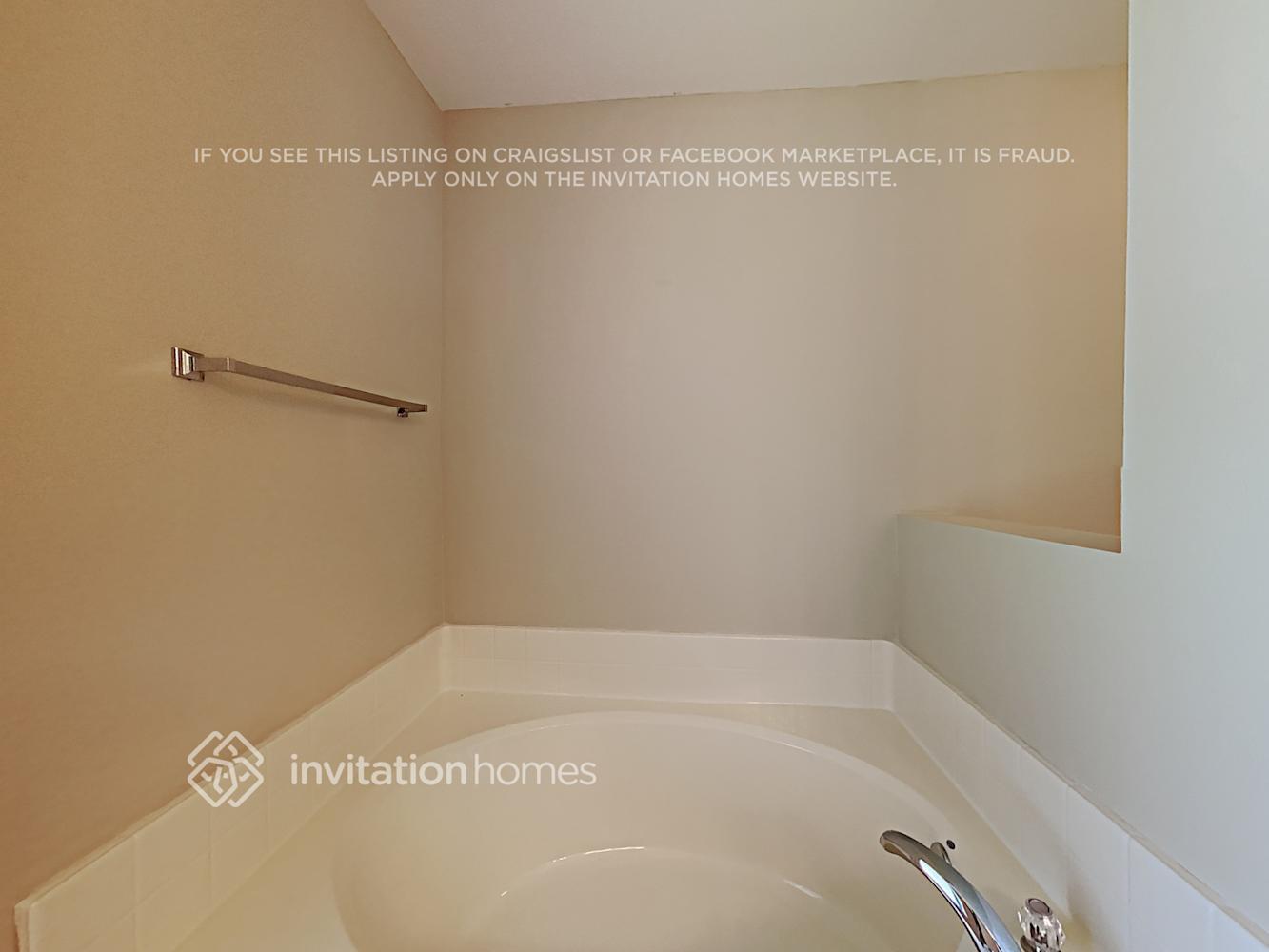 Building Photo - 4870 Manchester Dr