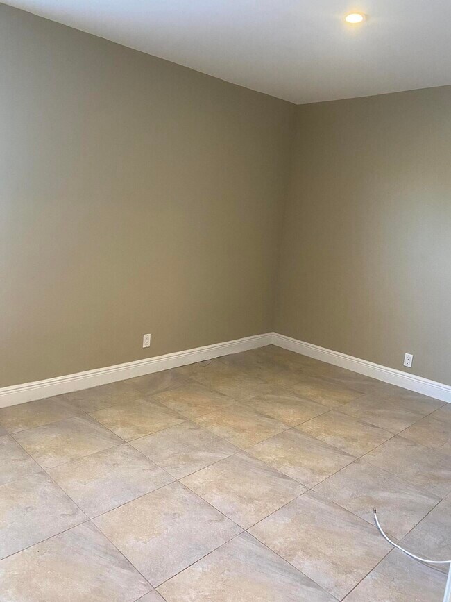 Building Photo - 508 57th St