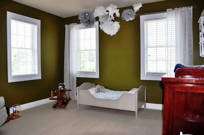 Building Photo - 4627 Sunburst Dr