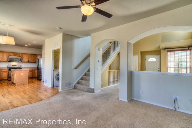 Building Photo - 4 br, 3.5 bath House - 5802 Pioneer Mesa D...