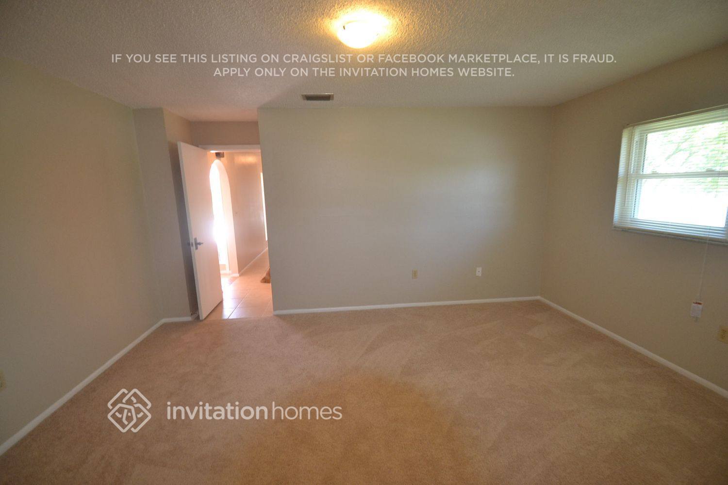 Building Photo - 3705 Pin Oaks St
