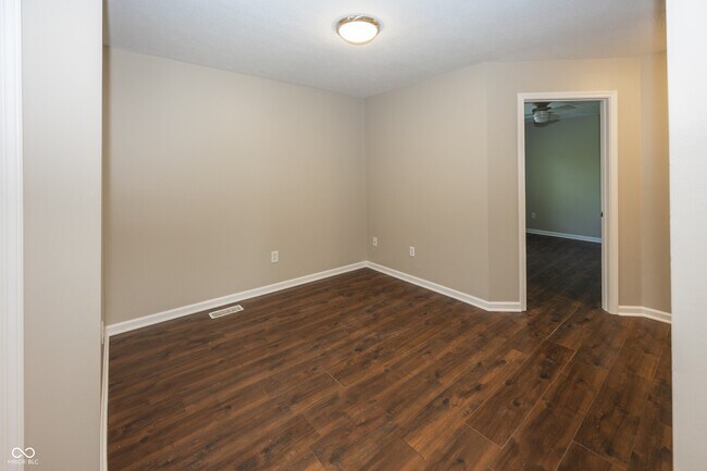 Building Photo - 2410 Silver Ct