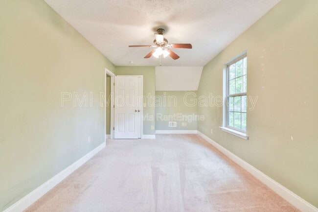 Building Photo - 11 Berg Strasse