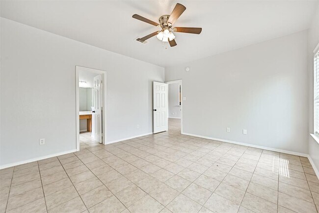 Building Photo - 731 Chase View Dr