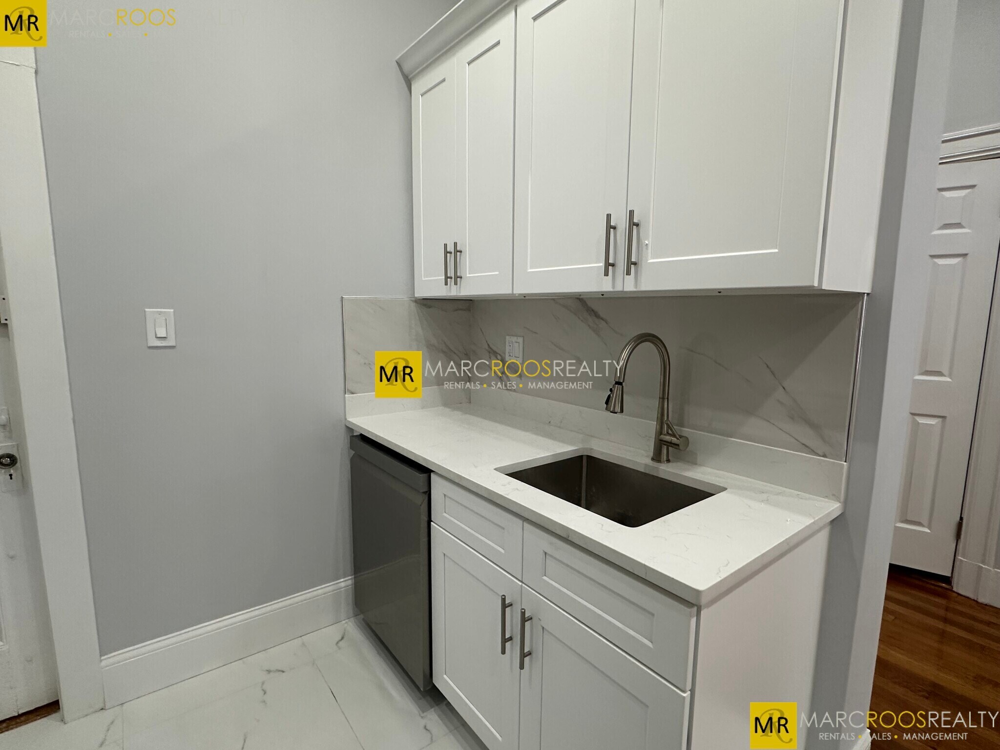 Building Photo - 474 Commonwealth Ave