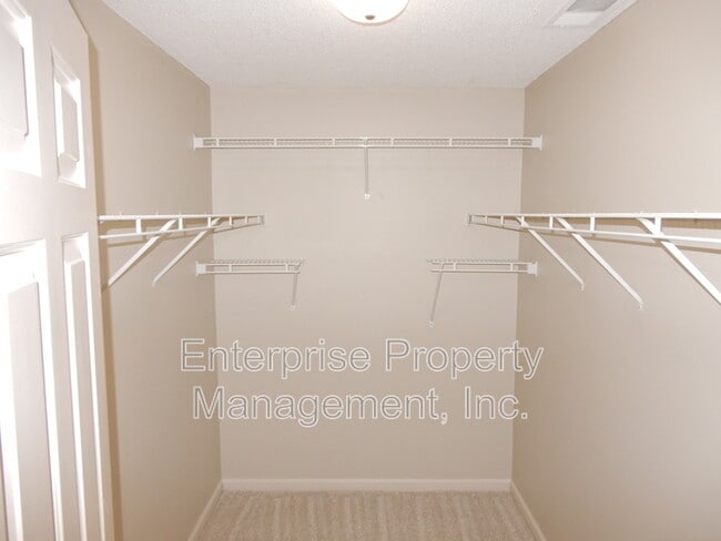 Building Photo - 4525 Hickory Creek Dr