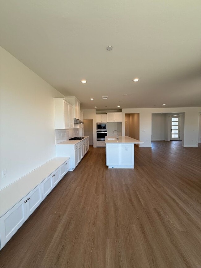 Building Photo - 510 Cobain Ct