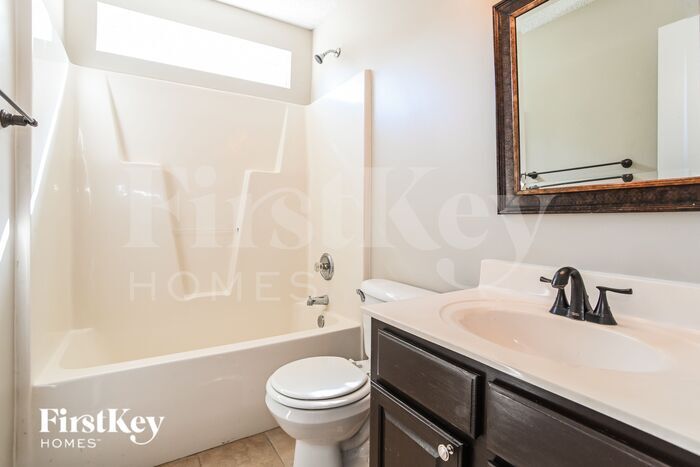 Building Photo - 16234 Greybriar Forest Ln