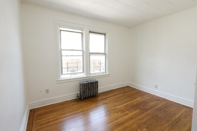 Building Photo - 573 Ave E