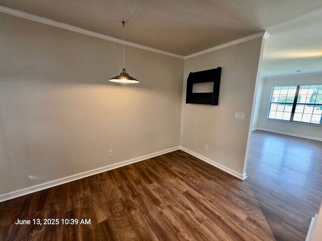 Building Photo - Charming 3 bedroom on a huge lot - Boulder...