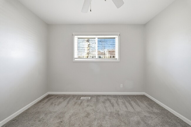 Building Photo - 613 Normandy St