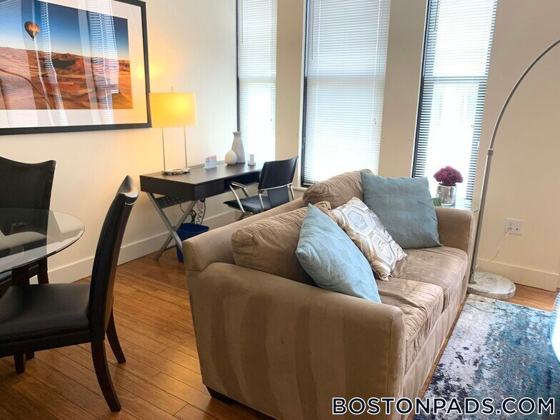 Building Photo - 8 Winter St