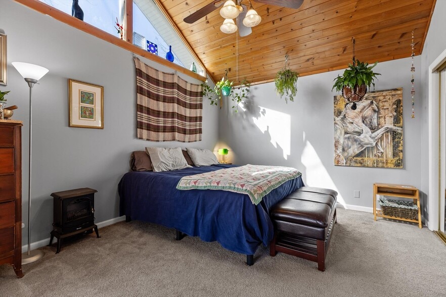 Building Photo - 844 Linden Hall Rd