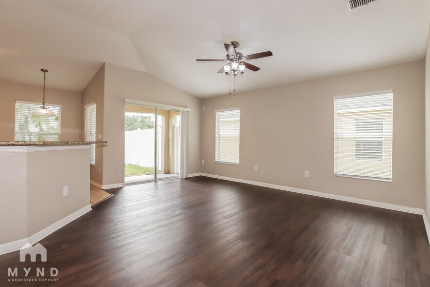 Building Photo - 12526 Cricklewood Dr