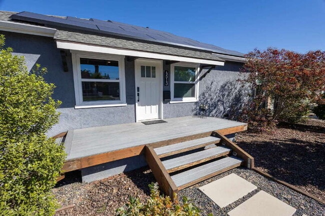 Building Photo - 4513 E Cervato St