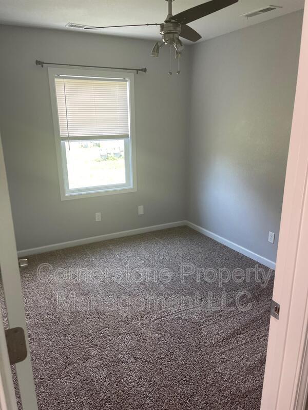 Building Photo - 8190 Oak Dr