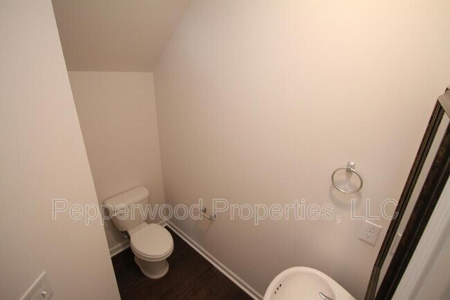 Building Photo - 1317 Wunder Way