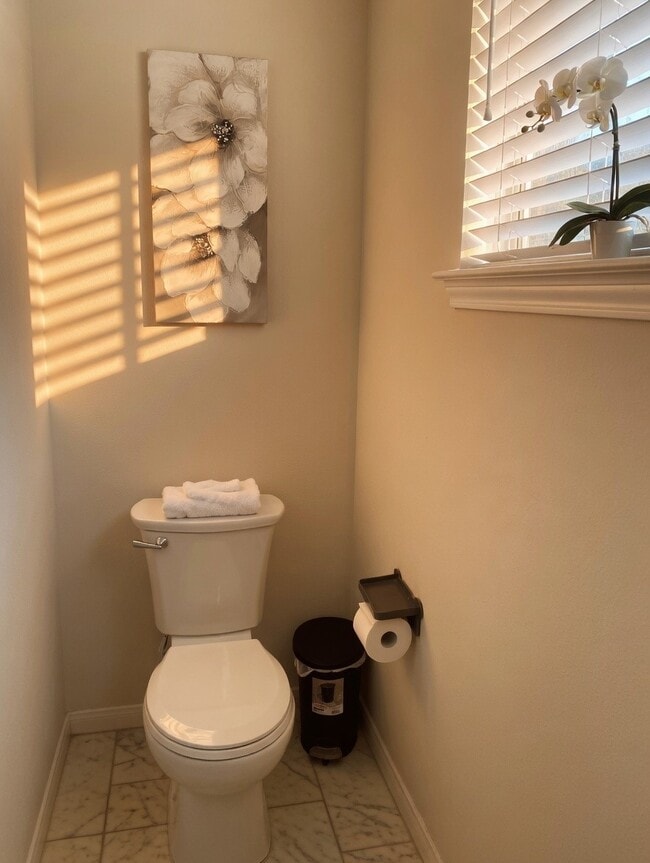 Building Photo - 15922 Cutten Rd