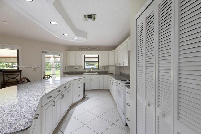 Building Photo - 161 SW 129th Ave