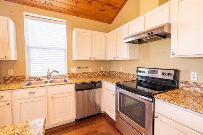 Building Photo - 1050 Co Rd 129