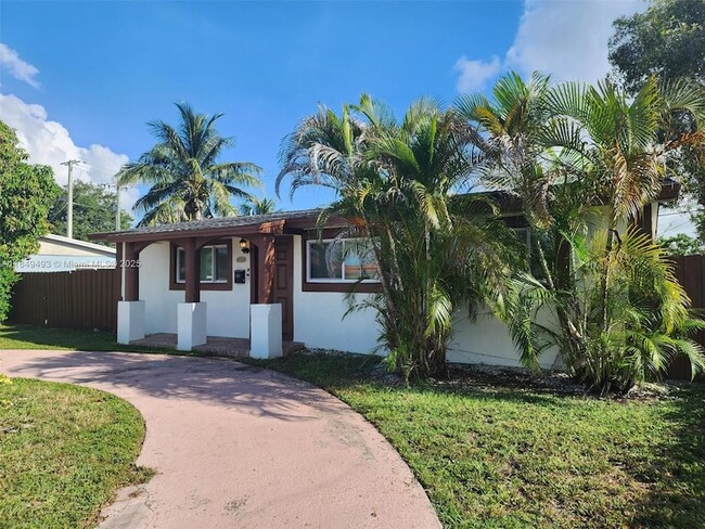 Building Photo - 845 NW 199th St