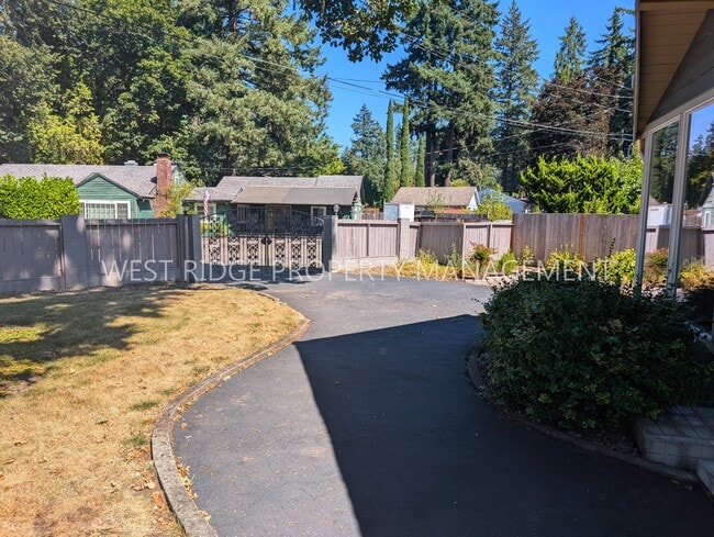 Building Photo - 4884 Lamont Way