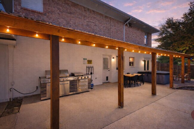 Building Photo - 3913 Baywatch Dr