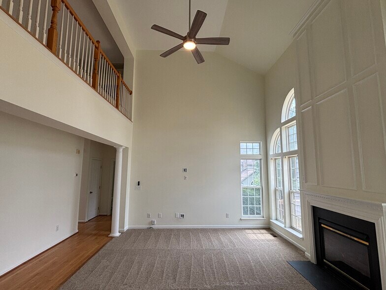 Building Photo - 15938 Wayland Dr
