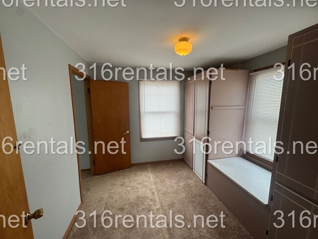 Building Photo - $749 - 2 bed 1 bath - Single Family Home