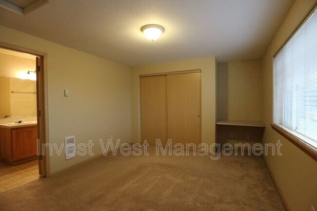 Building Photo - 1830 SE 11th Ave