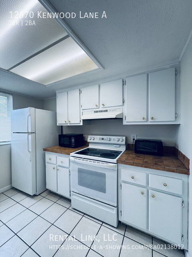 Building Photo - 12670 Kenwood Ln