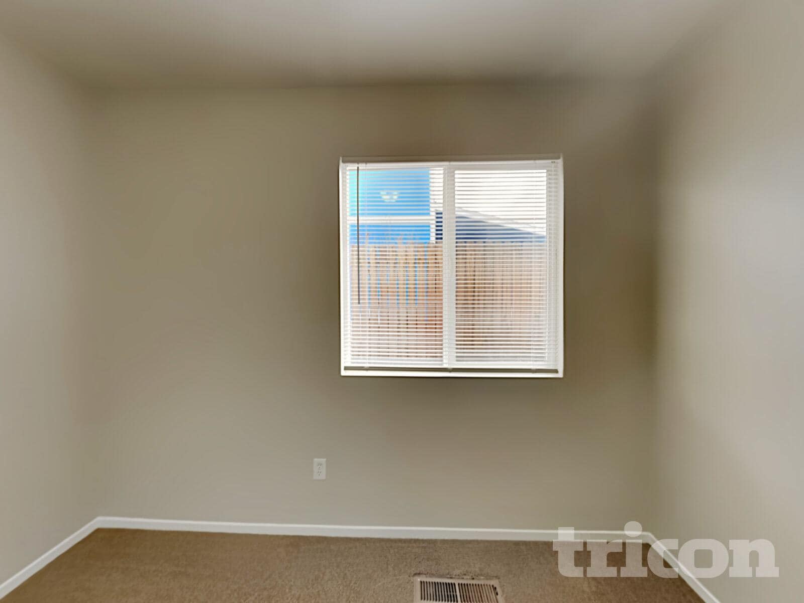 Building Photo - 7711 Mariner Cove Dr