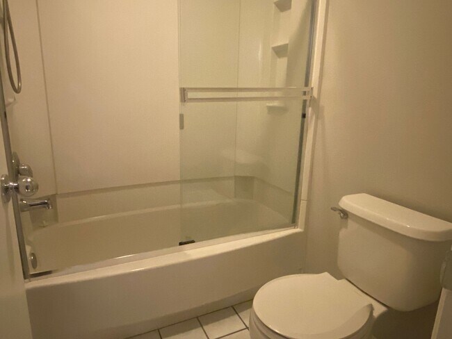 Building Photo - Light and Bright 4 Bedroom, 3 Bathroom Home in San Jose!