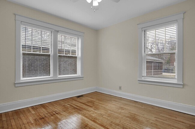 Building Photo - 7230 Amherst Ave