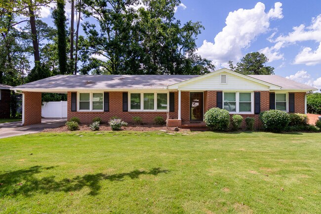 Primary Photo - 3003 Stratford Dr