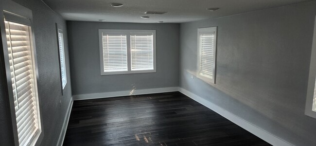 Building Photo - 1204 S 18th St