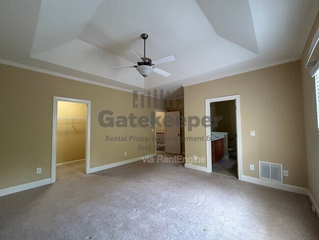 Building Photo - 106 Lexington Village