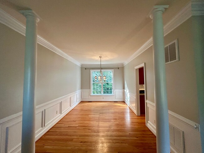 Building Photo - Live the Good Life in Summer Lake – Stunning 6-Bedroom Home in Moseley, VA!