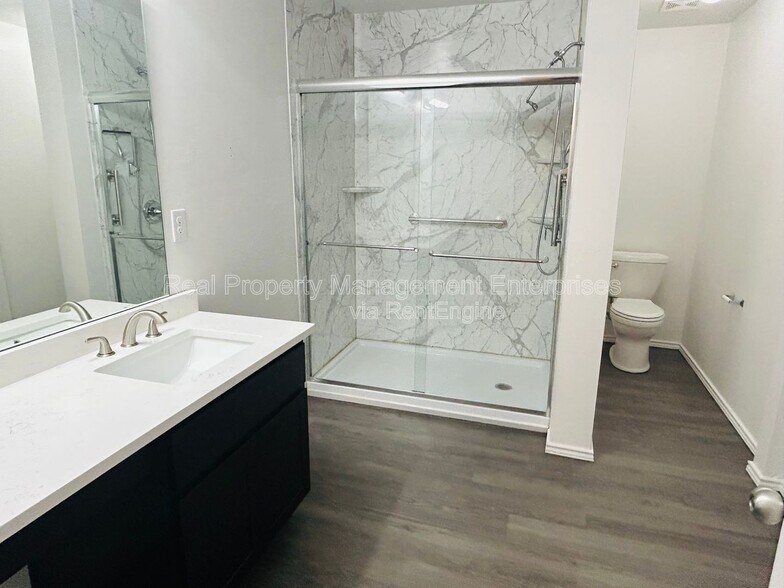 Building Photo - 11624 NW 96th St