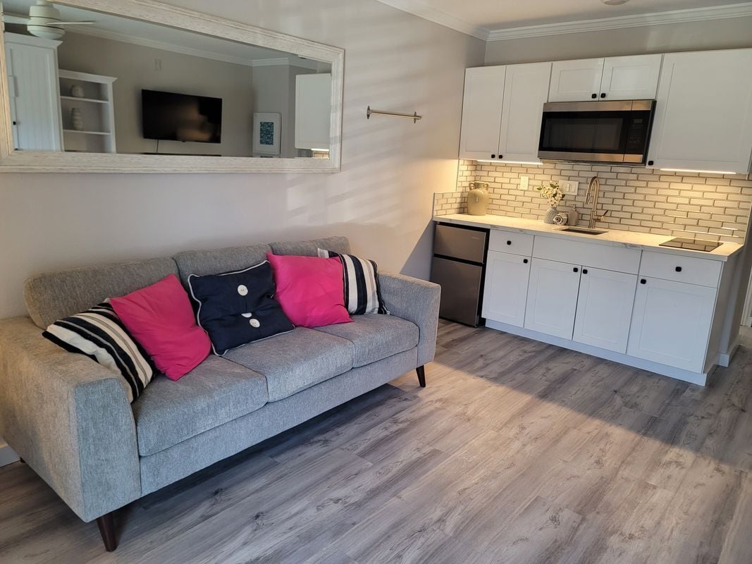 Building Photo - 1021 Scott St