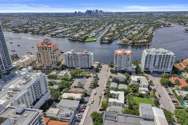 Building Photo - 3020 Seville St