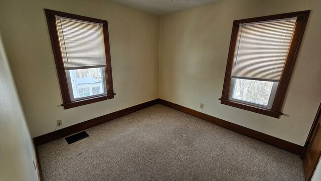 Building Photo - Move-In Ready Newly Remodeled 3-Bedroom Home – Metro Approved!