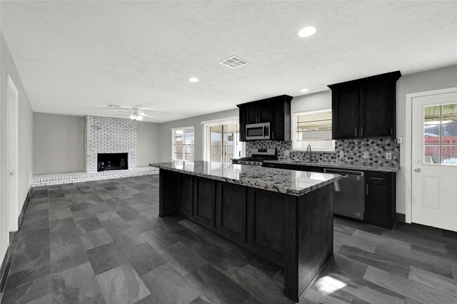 Building Photo - 8603 Freewood St