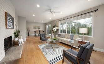 Building Photo - 11835 SE Valley View Ter