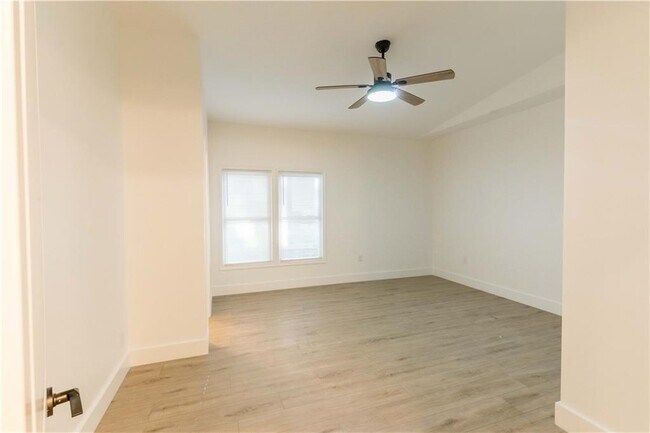 Building Photo - 1170 Niles Ave NW