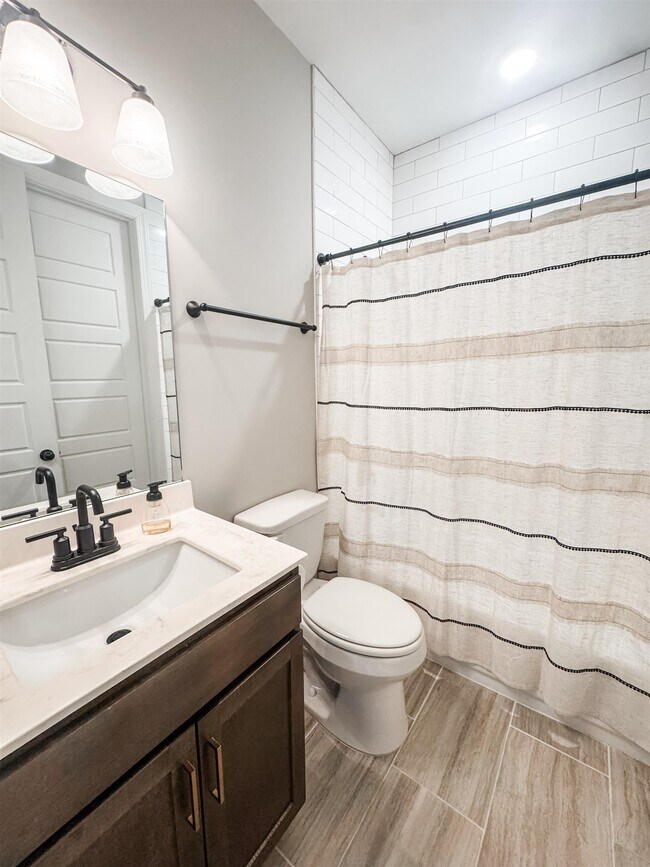 Building Photo - 10206 Evergreen Manor Cv