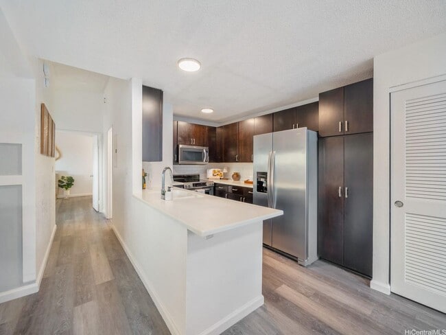 Building Photo - Crosspointe-Upgraded 2 Bedroom, 2 bath, 2 parking stalls