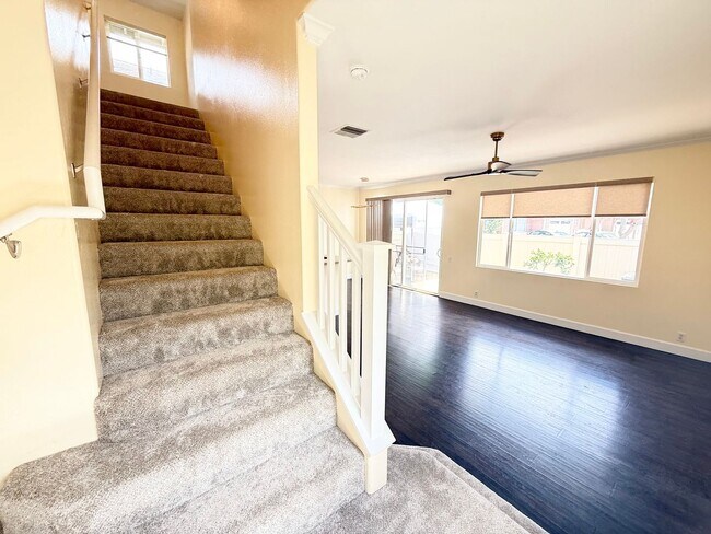 Building Photo - Spacious 4BR Home in Ewa by Gentry – Elect...