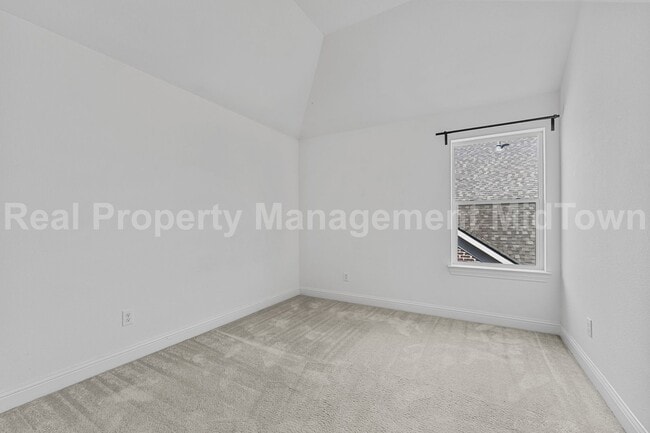 Building Photo - 4106 Horseshoe Ln
