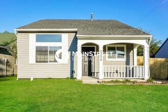 Building Photo - 3 Bedroom Pet-Friendly Home in INDIANAPOLIS, IN with Main Street Renewal